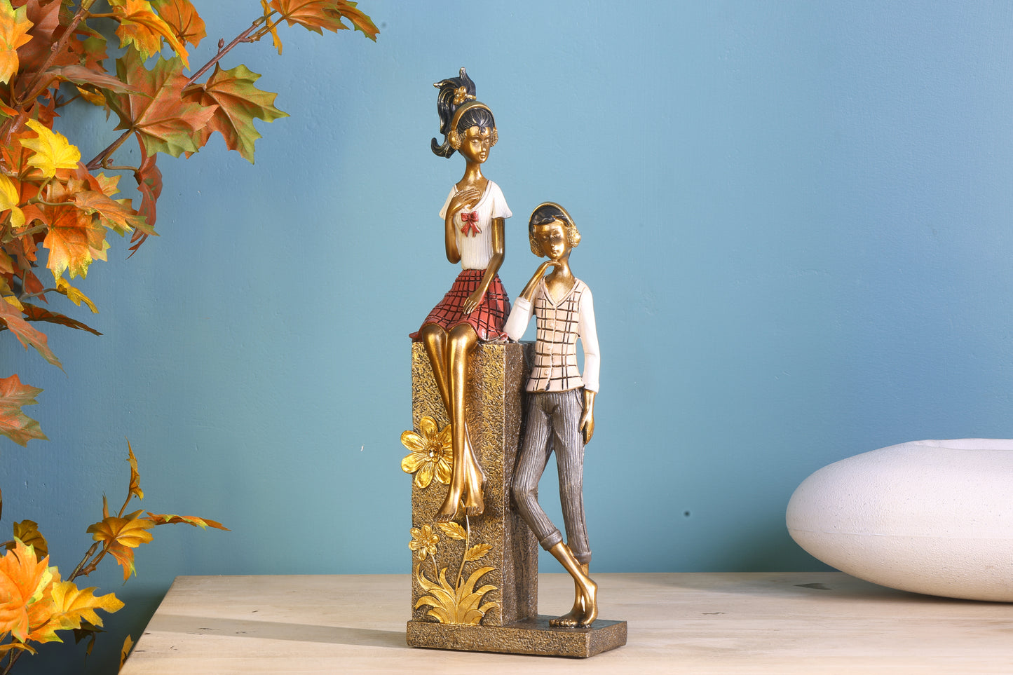Timeless Love Bond – Elegant Couple Statue