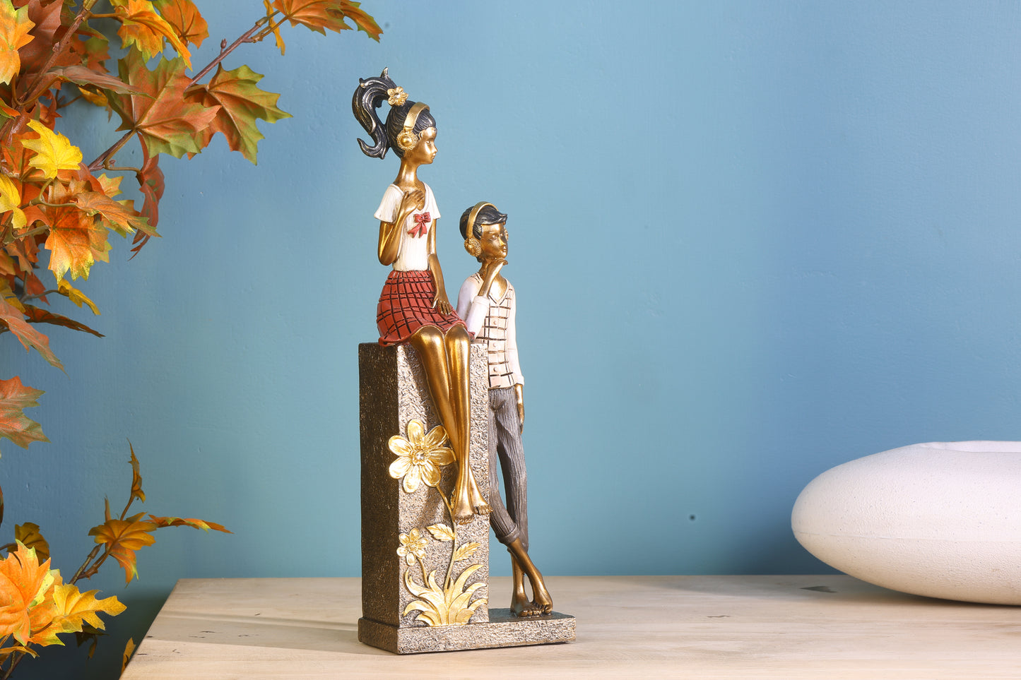 Timeless Love Bond – Elegant Couple Statue