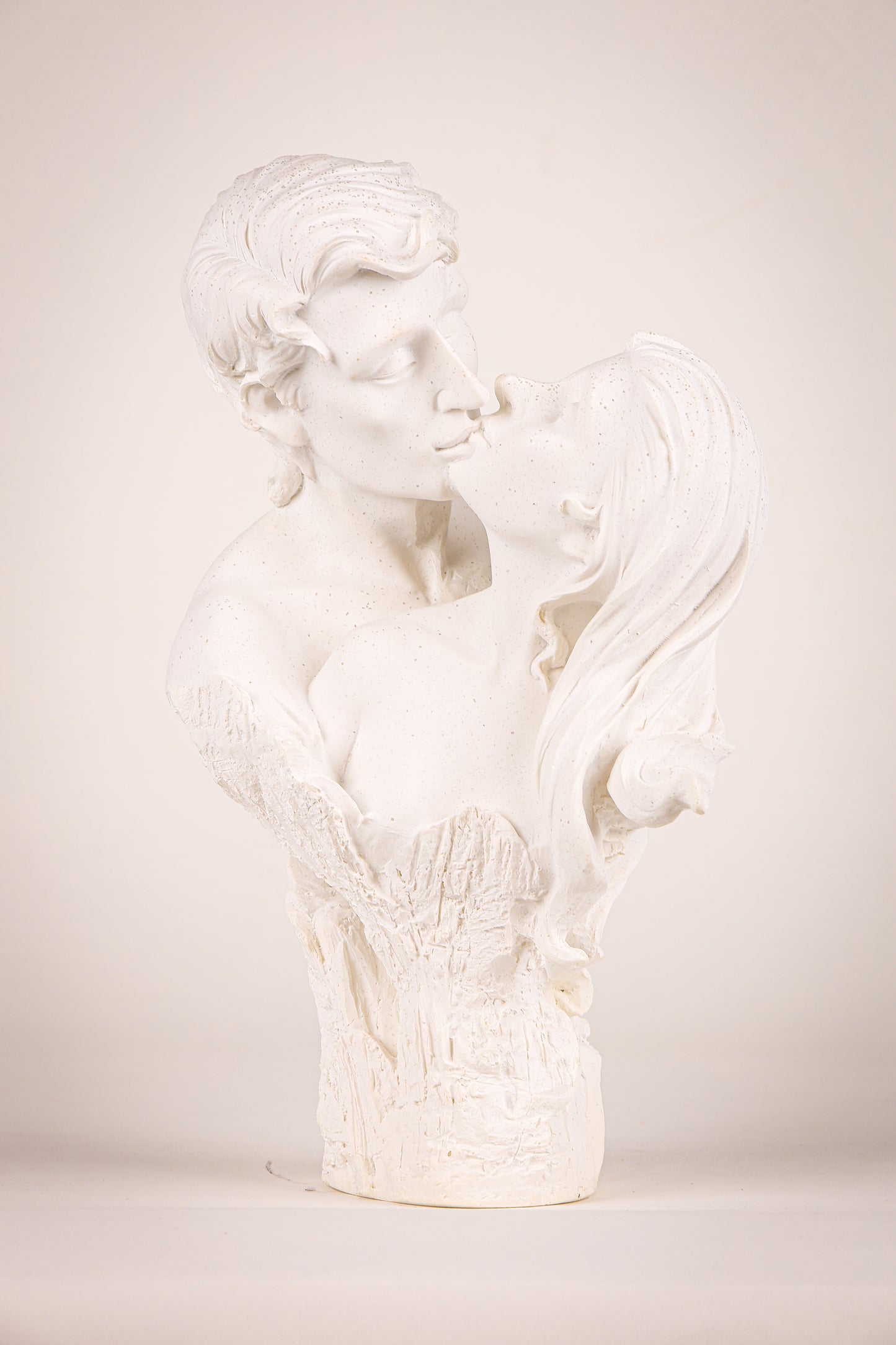 Luxury Couple Kissing Showpiece- Sandstone
