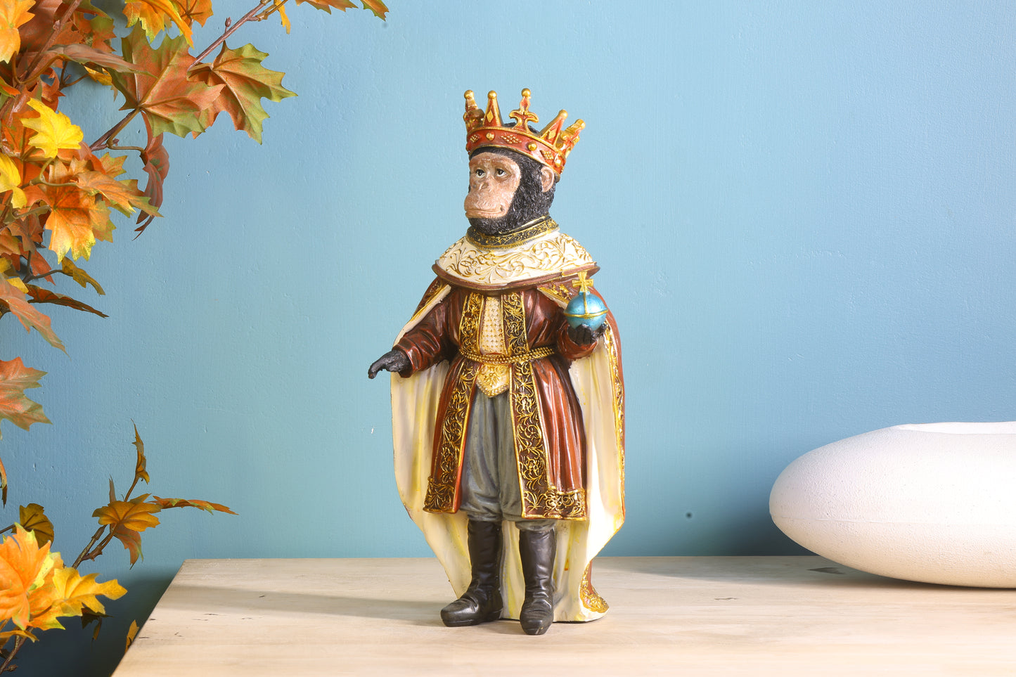 Crown monkey Figurine| Regal Swinger Statue|Urban Wilds