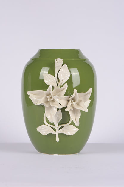 Luxurious Porcelain Vase for Elegant Arrangements