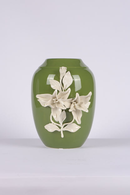 Luxurious Porcelain Vase for Elegant Arrangements