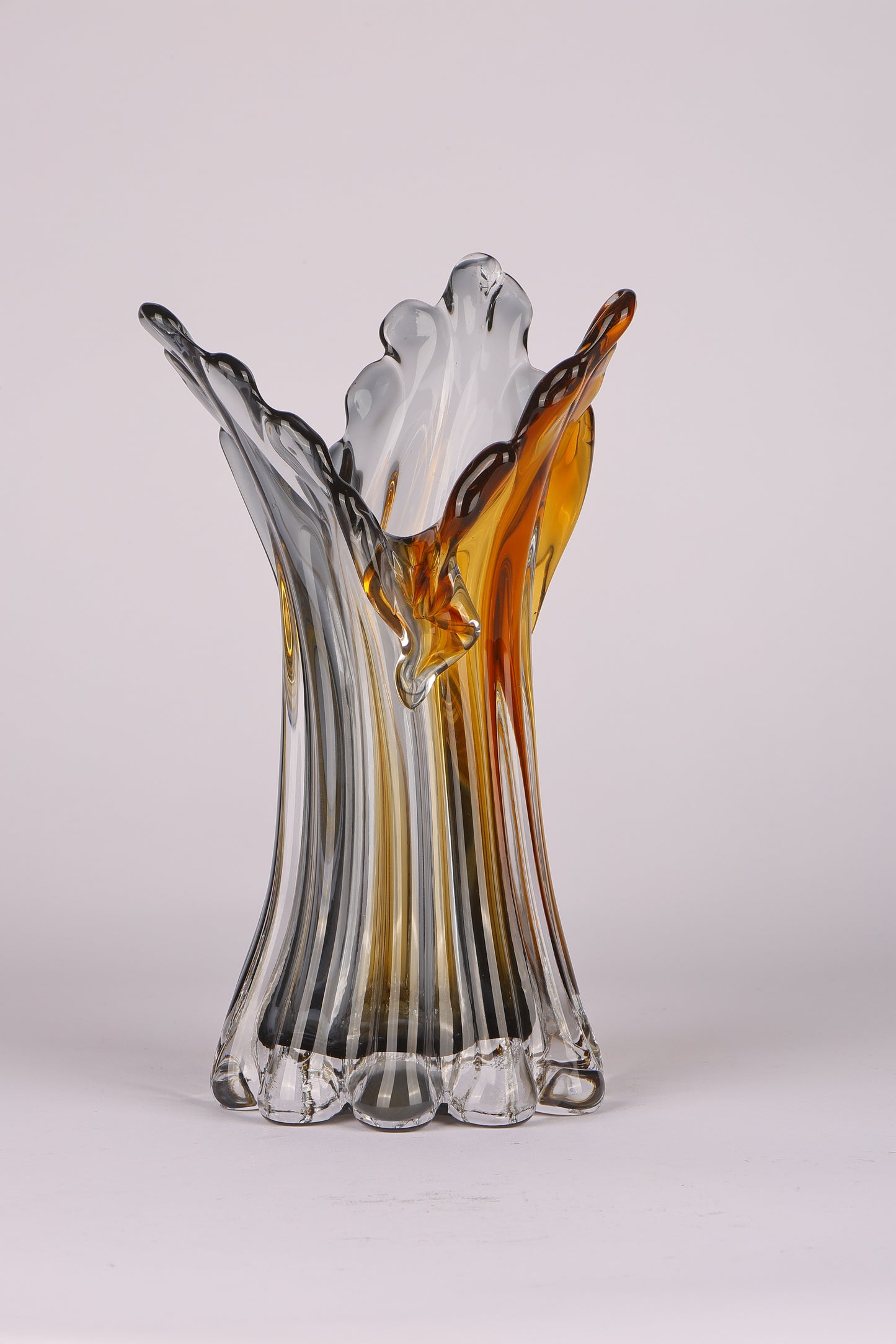 Crystal wave vase for artistic display