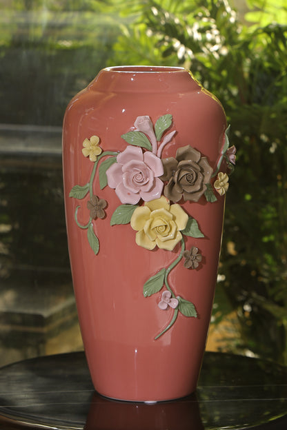 Fine Porcelain Flower Vase for Special Occasions