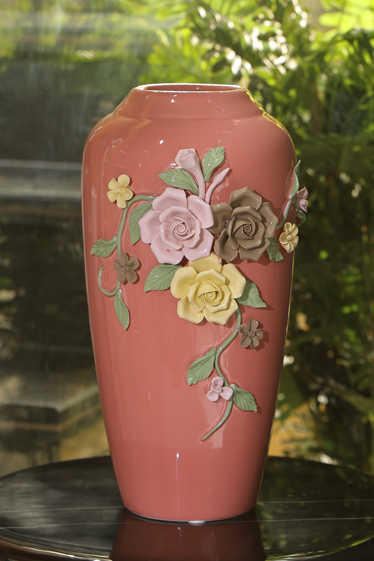 Fine Porcelain Flower Vase for Special Occasions