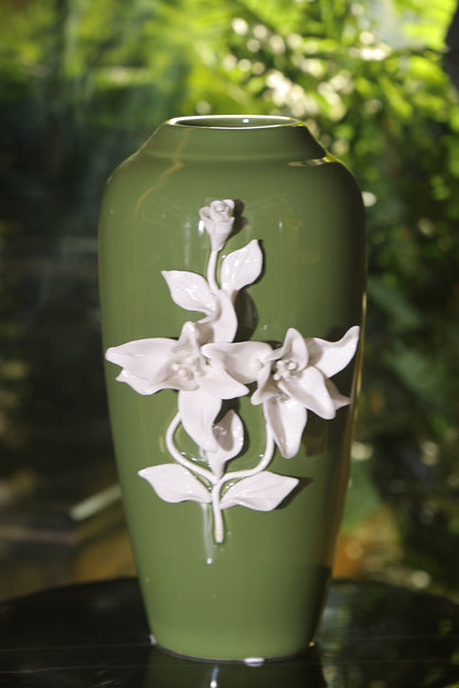 Polished Porcelain Vase for Luxurious Floral Displays